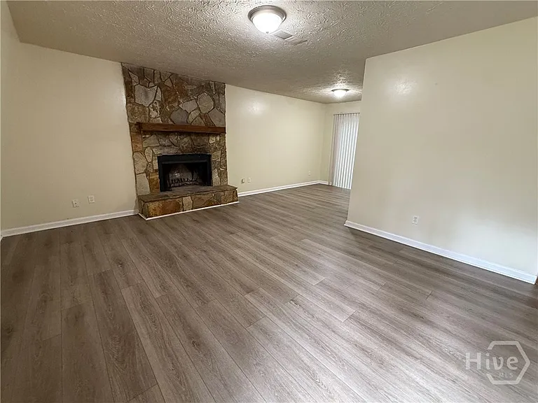 232 Rustwood Dr — Photo 2