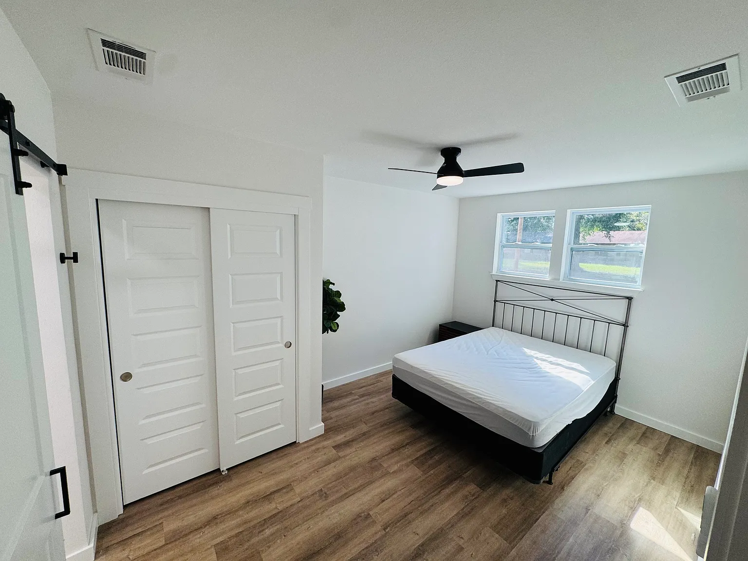4 bed, 1800 sqft, $2,400 — Photo 4