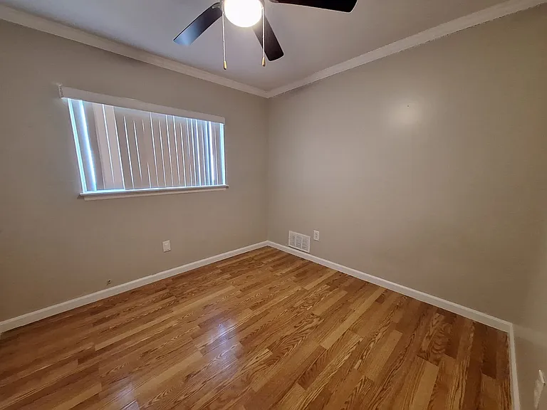 27067 Lawnwood St — Photo 12