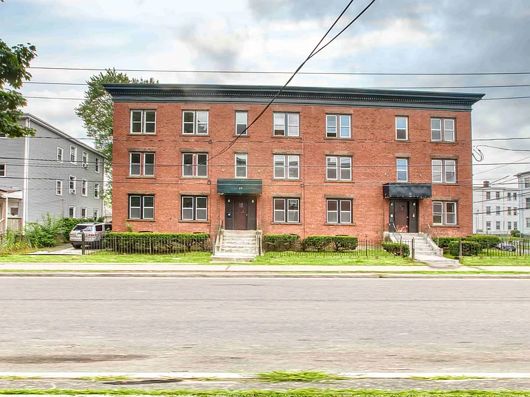 49-51 Kibbe St #101 — Photo 2