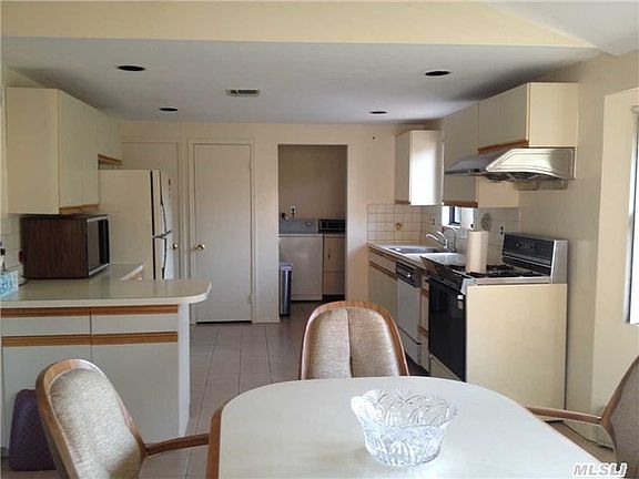 2nd image of 42 Apple Tree Dr