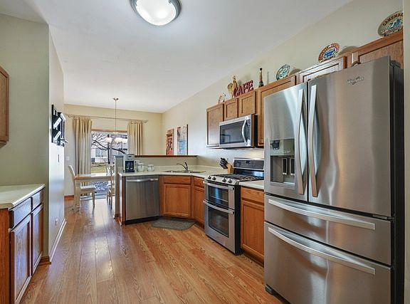 5th image of 295 Thornwood Way Unit C