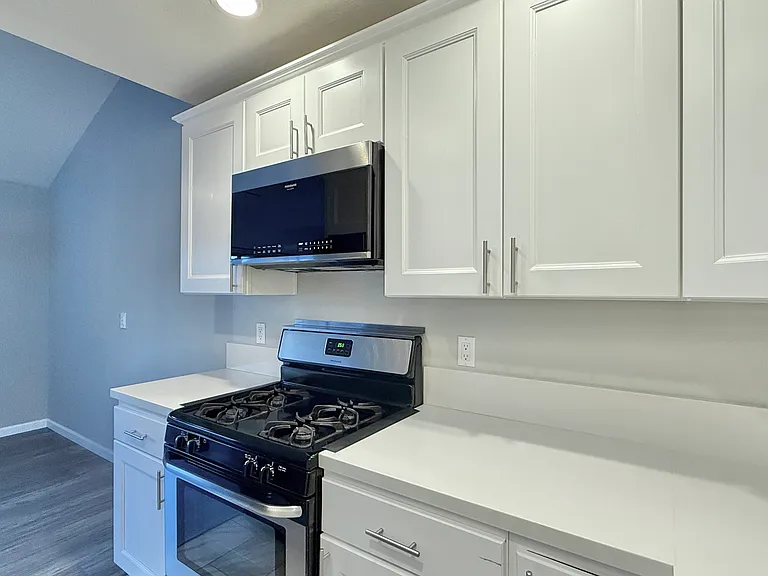 2135 E Valley Pkwy #33 — Photo 20