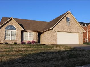 5921 Pine View Ct, Jeffersonville, IN 47130