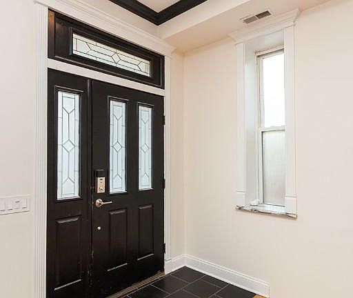 5th image of 1033 N Hermitage Ave #1814