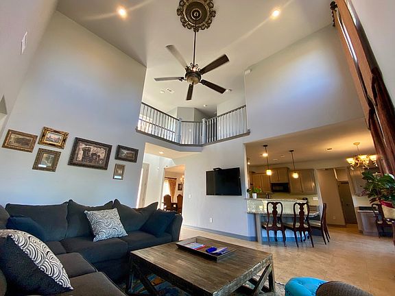 3rd image of 1650 Vincent Pl