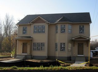 68 Hatfield St, Northampton, MA 01060