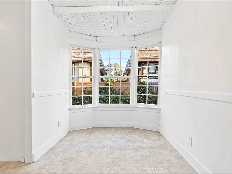 316 W Kenneth Rd — Photo 26