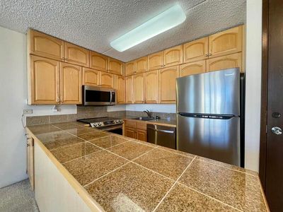 411 Hobron Ln APT 2313, Honolulu, HI, 96815
