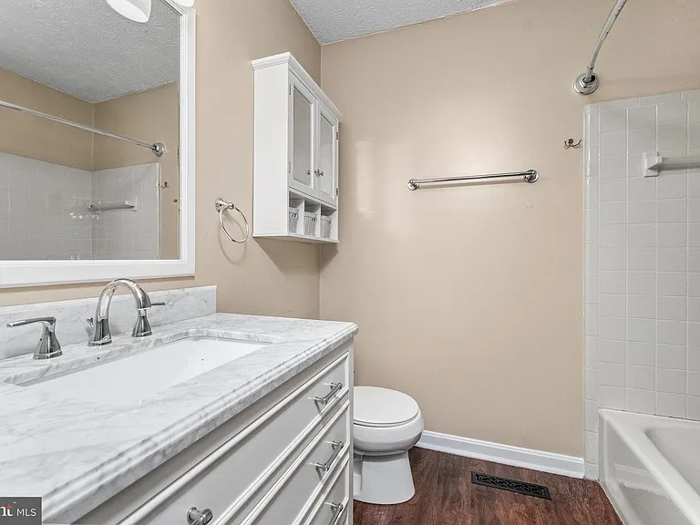 23348 Red Oak Ct — Photo 11