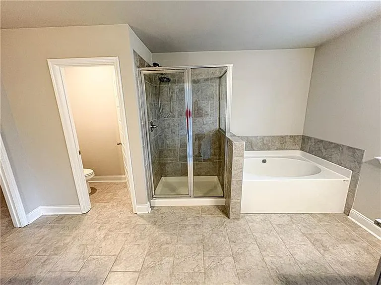 339 Cherryhill Ln #R — Photo 18
