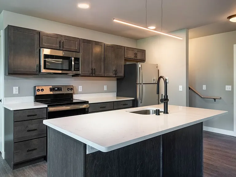 Beaverbrook Apartments — Photo 1
