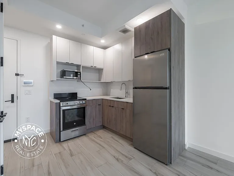 2718 Church Ave #213 — Photo 5