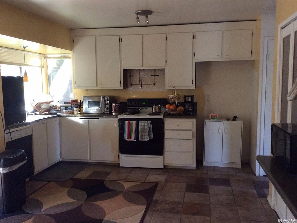 2nd image of 1205 W H St
