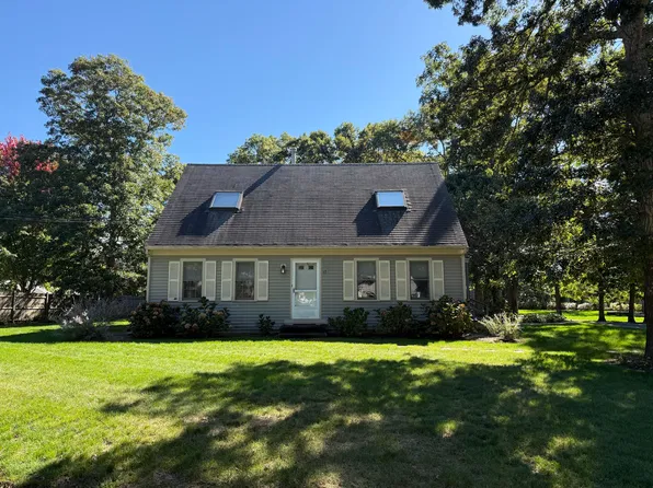 63 Evergreen Street, South Yarmouth, MA 02664
