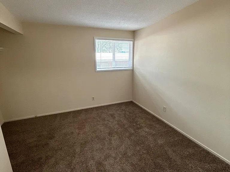 1122 Hines St SE #1 — Photo 7