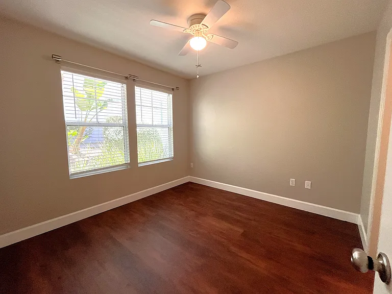 820 Harbor Cliff Way #260 — Photo 6