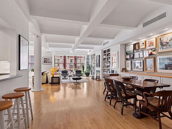 5th image of 27 N Moore St APT 4A
