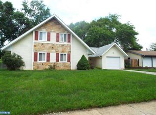 104 Glenview Ln, Willingboro, NJ 08046
