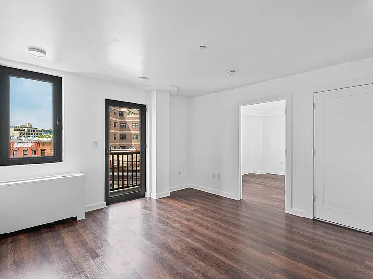 864 Willoughby Ave #2B — Photo 8