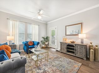 Landings of Carrier Parkway Apartments, Grand Prairie, TX 75051