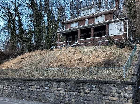 102 Riverside Dr, Welch, WV 24801