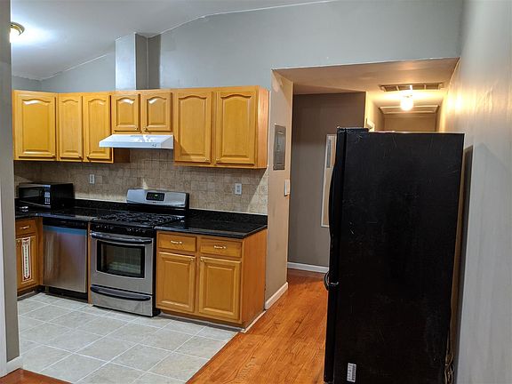 2nd image of 57 Wallis Ave
