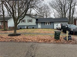 851 Wellmon St, Bedford, OH 44146