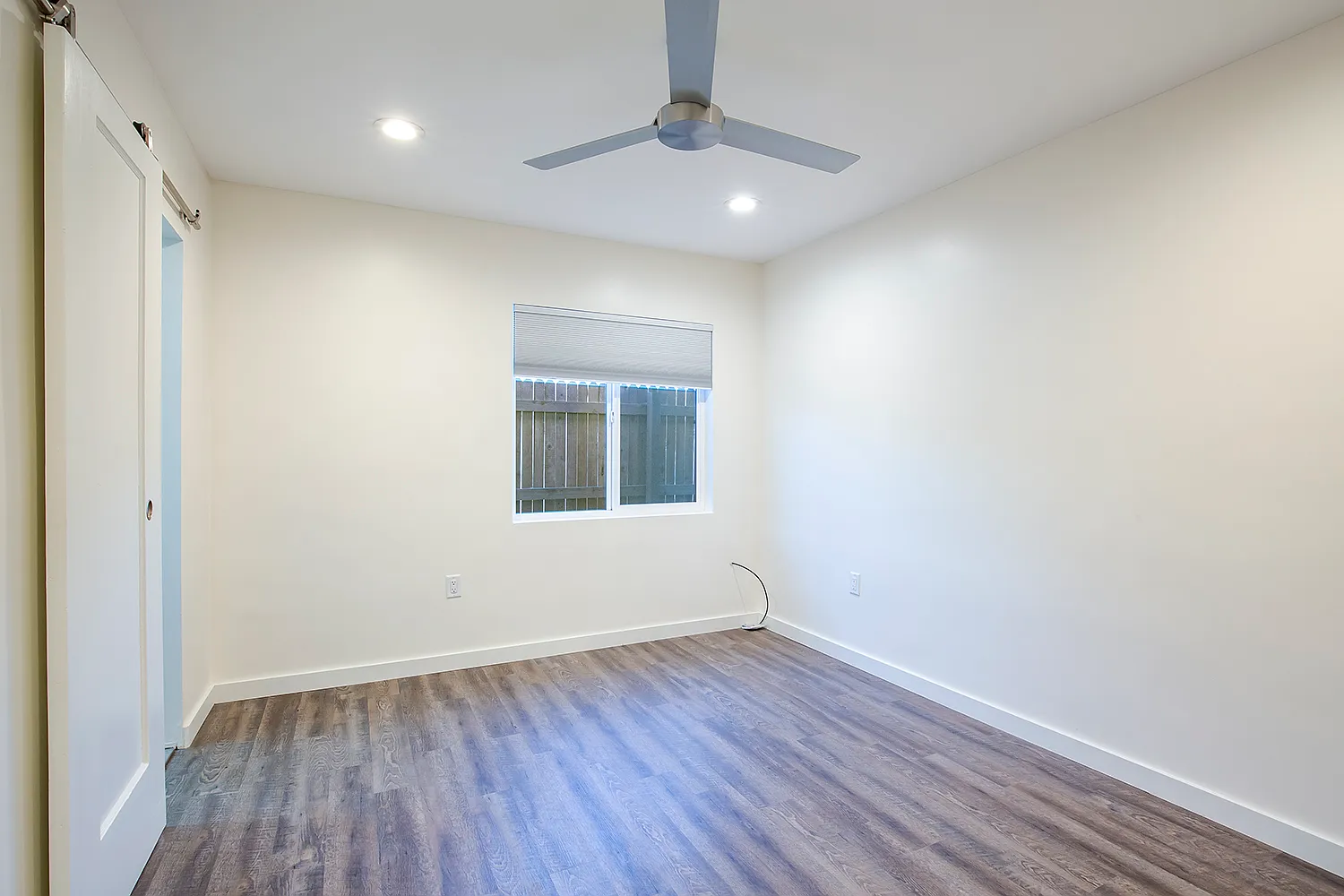 1 bed, 400 sqft, $995 — Photo 4