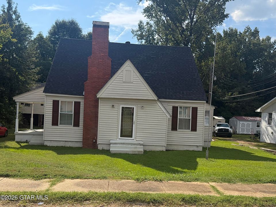 1st image of 418-420 3rd St SE