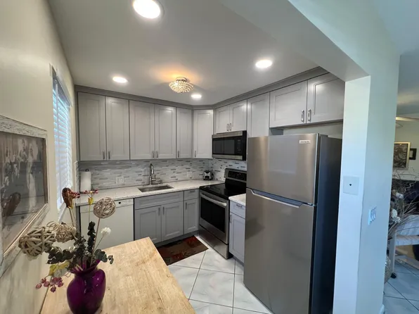 43 Fanshaw Way, Boca Raton, FL 33434