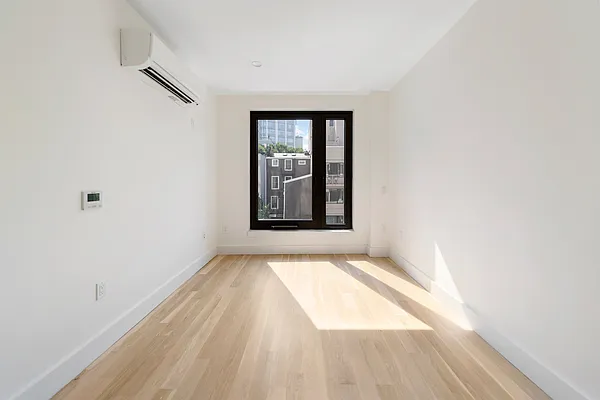 Rented by Nooklyn NYC LLC | media 81