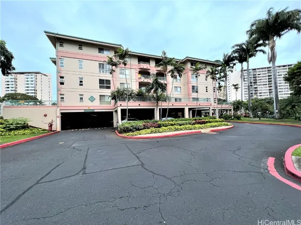 1070 Ala Napunani St APT 304, Honolulu, HI 96818