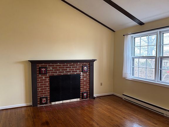 3rd image of 3810 Bayview Dr