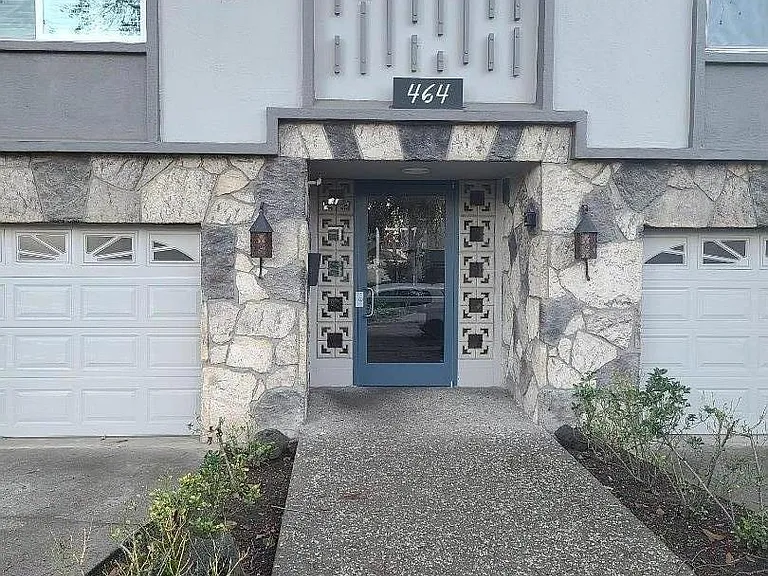 464 Clinton St #211 — Photo 11