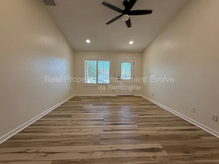 6502 E Grandview Dr — Photo 4