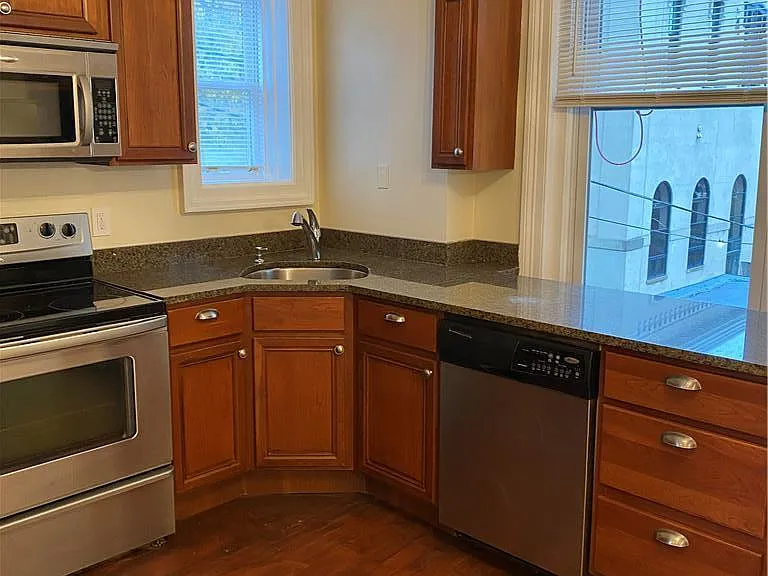 27 N 2nd St #2 — Photo 11