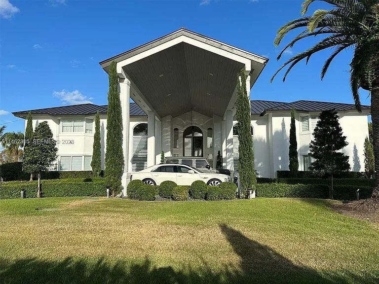 15 SW 124th Ave — Photo 7