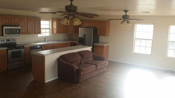 3rd image of 676 Lakeview Trl