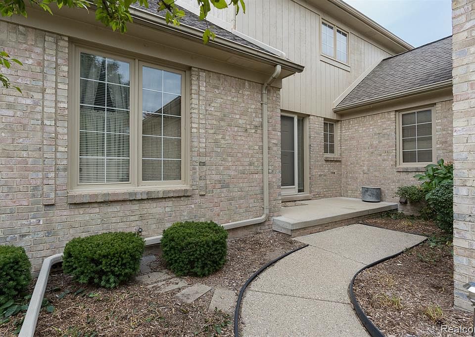 13427 Lillian Ln, Sterling Heights, MI 48313 Zillow