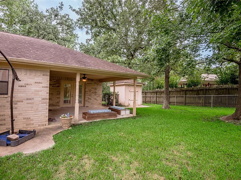 2232 Azalea Cir — Photo 22