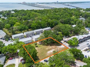 516 Porter Ave, Ocean Springs, MS 39564