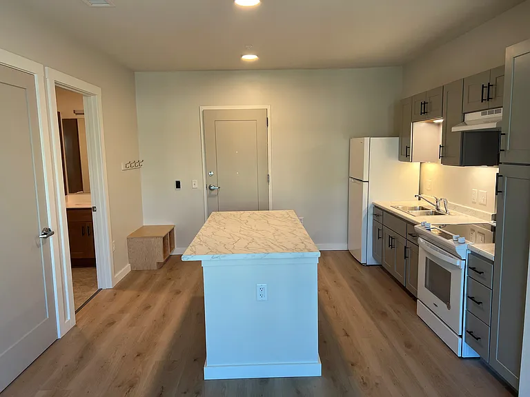 Fox Run Apartments — Photo 10