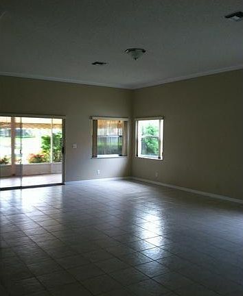 4th image of 5093 SE Devenwood Way