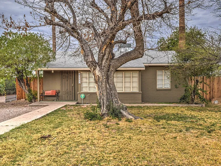 Vintage Ranch Home — Photo 38