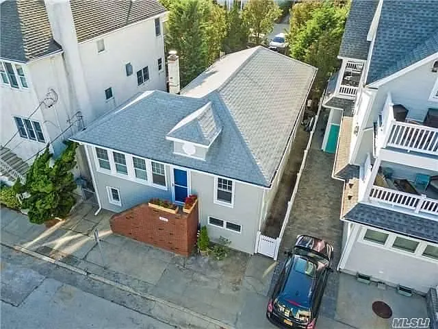 Hewlett Ave — Photo 5