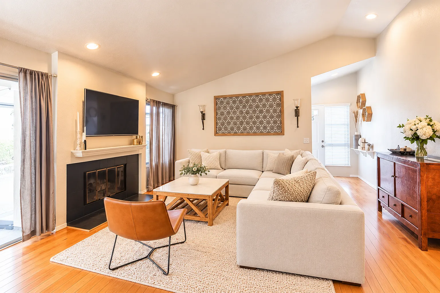 2 bed, 950 sqft, $2,995 — Photo 4