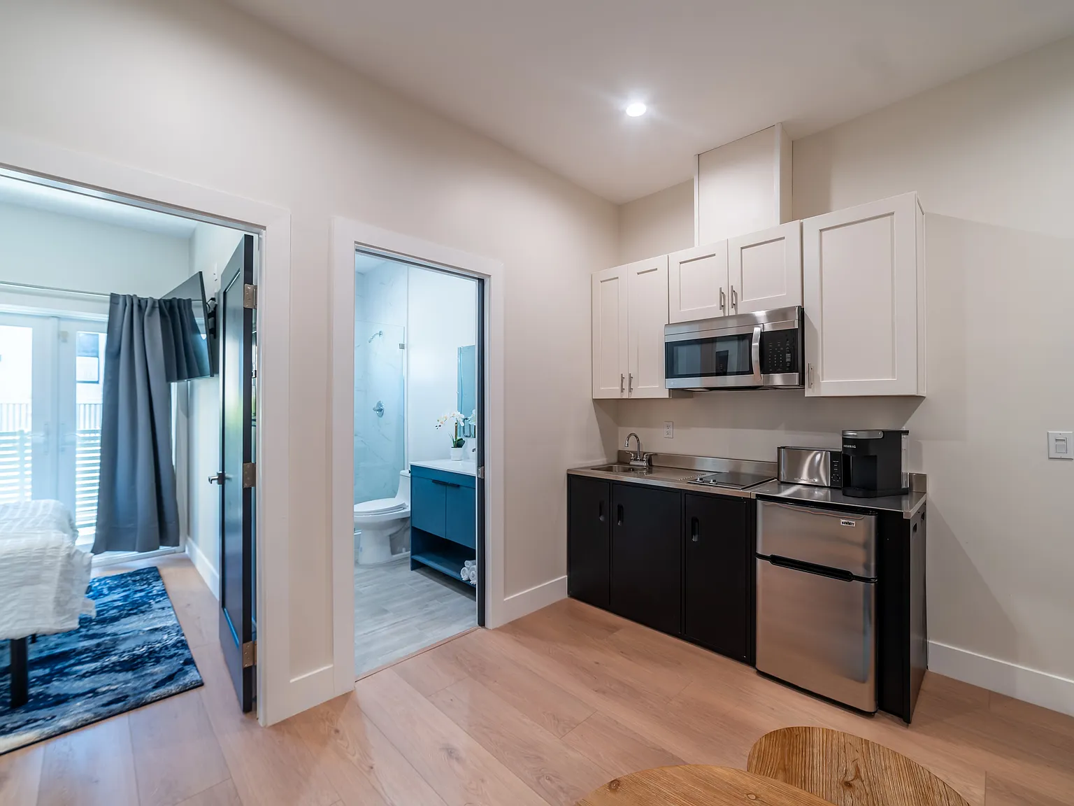 1 bed, 280 sqft, $2,200 — Photo 2
