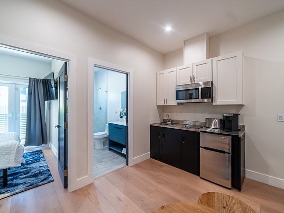 2nd image of 1140 Elden Ave #4