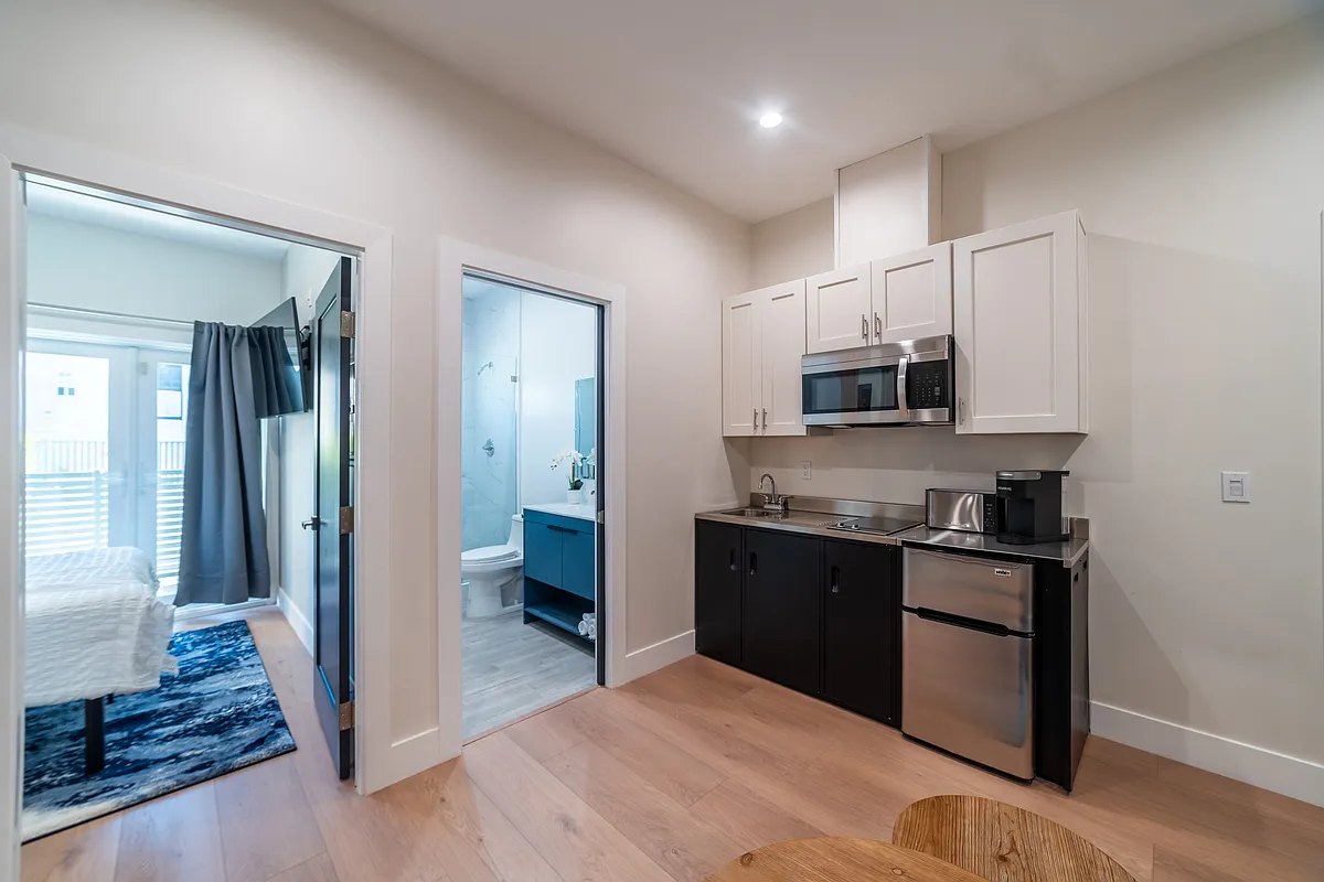 Building Photo - 1140 Elden Ave #4